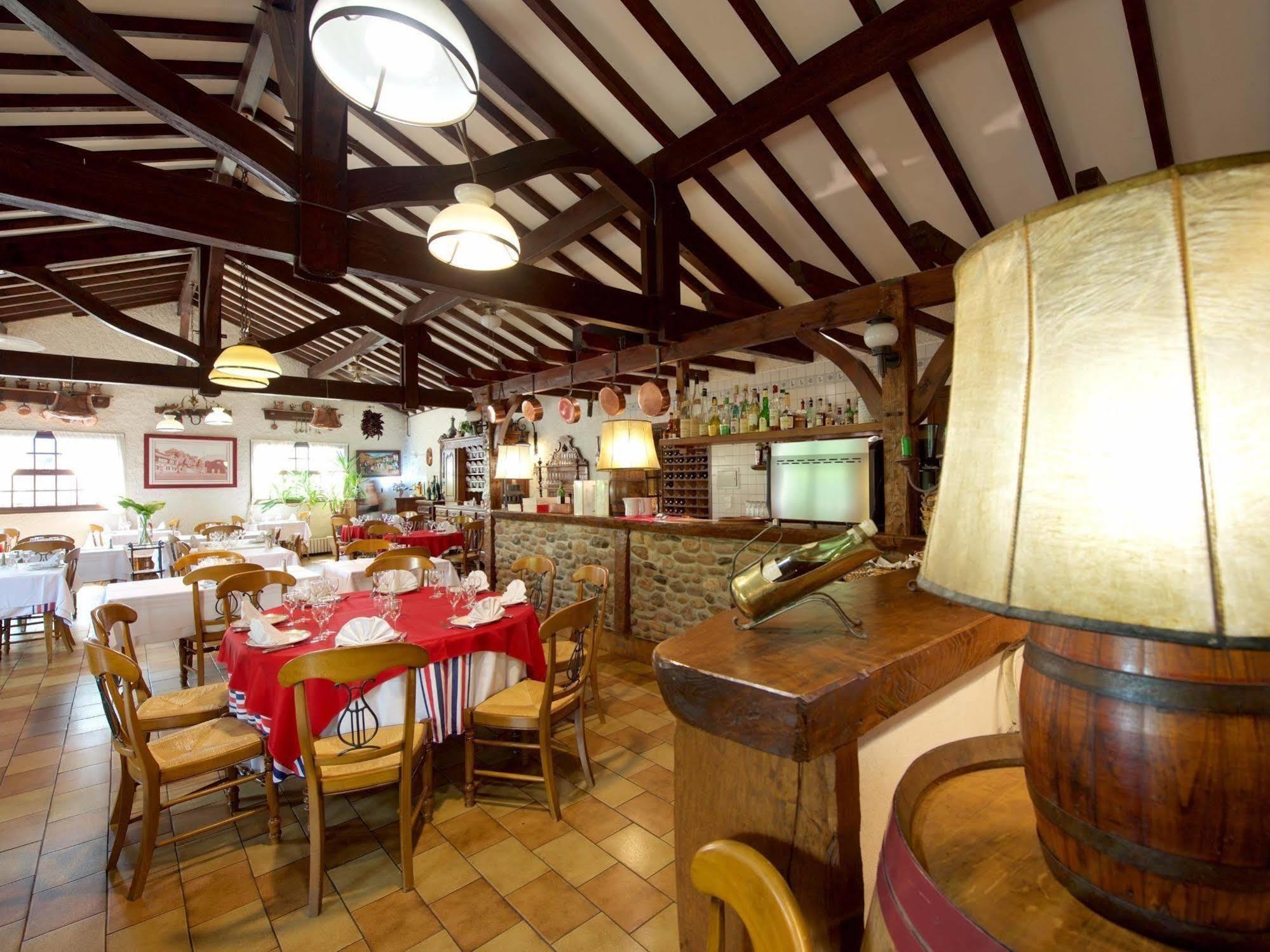 Auberge Chez Tante Ursule Cambo-les-Bains Exterior foto